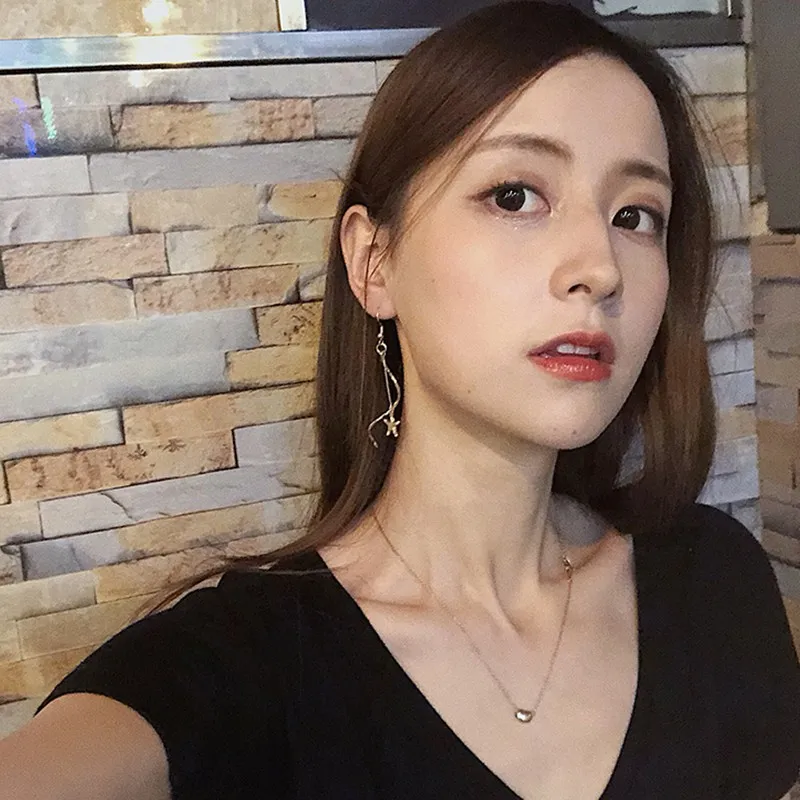 Hand Made Star Wave Non-symmetrical Earrings South Korea Cool Exaggeration Long Pendant Pearl Clip-on Pierceless R087
Hand Made Star Wave Non-symmetrical Earrings South Korea Cool Exaggeration Long Pendant Pearl Clip-on Pierceless R087