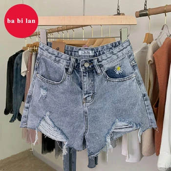 2020 new denim shorts women's high waist loose and thin little daisy embroidery broken hole students wide leg hot pants
2020 new denim shorts women's high waist loose and thin little daisy embroidery broken hole students wide leg hot pants