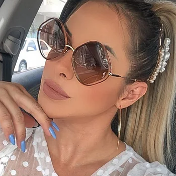 2020 Gradient Brand Diamond Sunglasses Women Men Hollow Frame Driving Glasses Female Trendy Fashion Street Shades Eyewear UV400
2020 Gradient Brand Diamond Sunglasses Women Men Hollow Frame Driving Glasses Female Trendy Fashion Street Shades Eyewear UV400