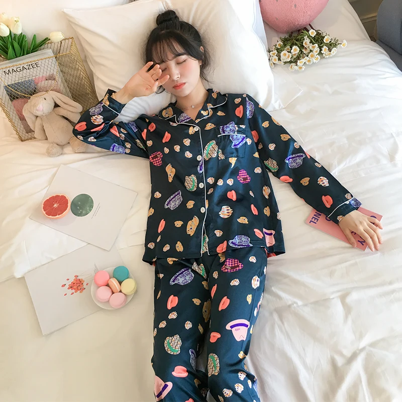 Hot 2019 Autumn New Batch of Women's Silk Long Sleeve Pajamas Set Loose Print Christmas Adult Women Sleepwear Set Elastic Pants
Hot 2019 Autumn New Batch of Women's Silk Long Sleeve Pajamas Set Loose Print Christmas Adult Women Sleepwear Set Elastic Pants