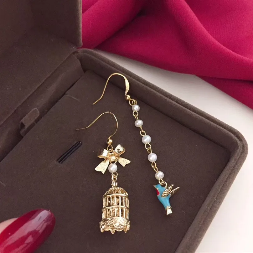 Butterfly Home Non-symmetrical Birds Playful 14k Gold 3-4 round Glare Virgine Pearl Earring Ymes38l38gi
Butterfly Home Non-symmetrical Birds Playful 14k Gold 3-4 round Glare Virgine Pearl Earring Ymes38l38gi