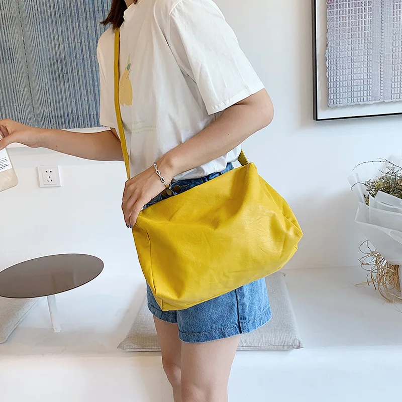 Summer simple single shoulder bag on the new Korean version of leisure hundred lap women's single shoulder bag oblique satchel
Summer simple single shoulder bag on the new Korean version of leisure hundred lap women's single shoulder bag oblique satchel