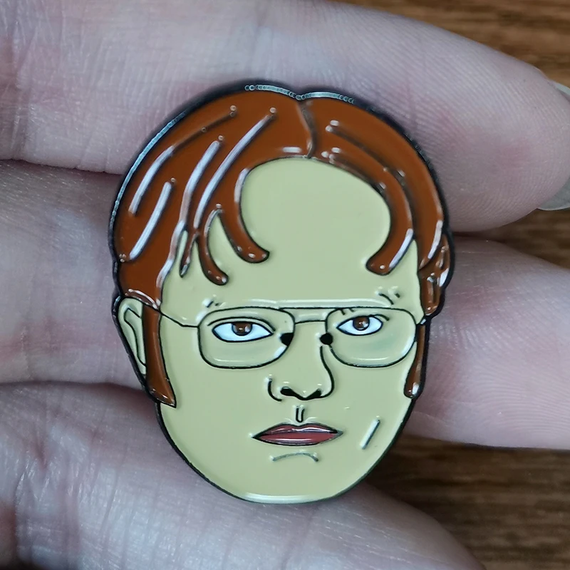 Dwight Schrute офис серьезные Rainn эмаль Pin ТВ шоу серии брошь Выпускной подарок |
