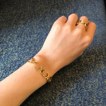 God Luxury Women Jewelry Set Best Selling 2020 Product Classic Copper Party Brand Vintage Fashion Popular Ring Bracelet Necklace
God Luxury Women Jewelry Set Best Selling 2020 Product Classic Copper Party Brand Vintage Fashion Popular Ring Bracelet Necklace