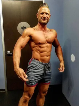 2020 Summer Fashion Polyester Quick-Drying Thin Section Mesh Sports Shorts Men's Gyms Fitness Training Jogging Breathable Shorts 
2020 Summer Fashion Polyester Quick-Drying Thin Section Mesh Sports Shorts Men's Gyms Fitness Training Jogging Breathable Shorts