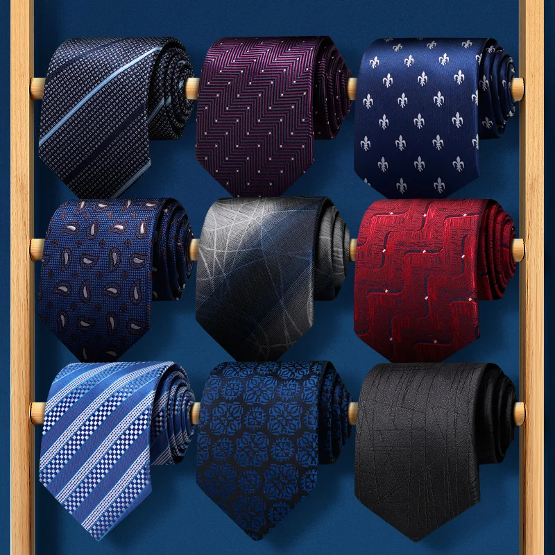 High Quality 2020 Designer New Fashion Striped Navy Blue 8cm Ties for Men Necktie Wedding Business Formal Suit with Gift Box 
High Quality 2020 Designer New Fashion Striped Navy Blue 8cm Ties for Men Necktie Wedding Business Formal Suit with Gift Box