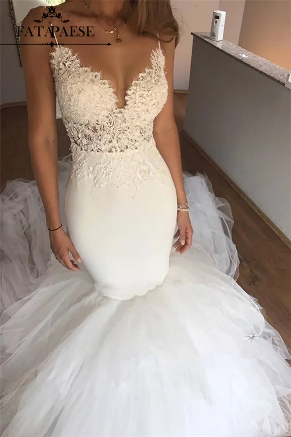 Sexy-Backless-Vintage-Lace-Mermaid-Wedding-Dress-Chapel-Train-Spaghetti-Straps-V-Neck-Appliques-White-Tulle (1)