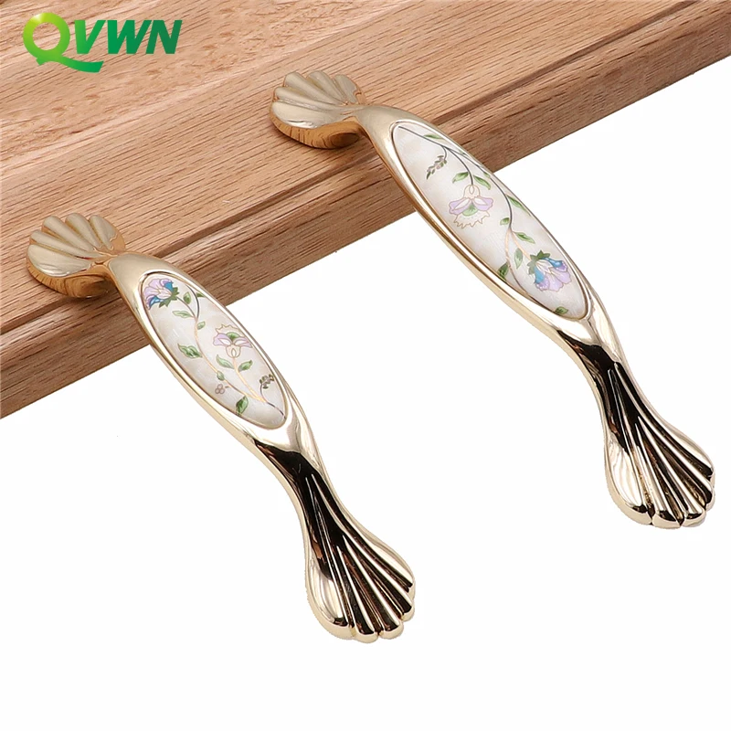QVWN Modern Simple Golden Porcelain Handle Hardware Cabinet Knobs And Kitchen Handles For Furniture Drawer Solid Zinc Alloy Door
QVWN Modern Simple Golden Porcelain Handle Hardware Cabinet Knobs And Kitchen Handles For Furniture Drawer Solid Zinc Alloy Door