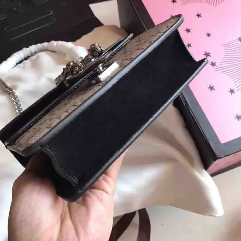 Italy Famous Brand Luxury Handbag Women Bag Designer Women's Bag Chain Messenger Shoulder Bags Female Crossbody Clutch Velour
Italy Famous Brand Luxury Handbag Women Bag Designer Women's Bag Chain Messenger Shoulder Bags Female Crossbody Clutch Velour