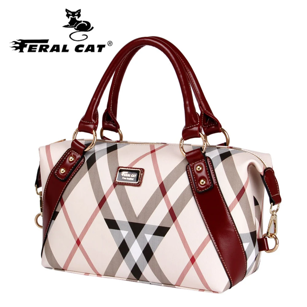 Feral Cat Brand Designer Woman 2020 New Fashion Messenger Bag Shoulder Crossbody Bag Female Rivets Pillow Shape PVC Handbag
Feral Cat Brand Designer Woman 2020 New Fashion Messenger Bag Shoulder Crossbody Bag Female Rivets Pillow Shape PVC Handbag