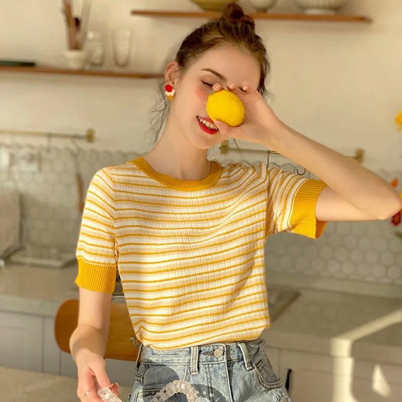 Korean Style Women Stripes T Shirts Fashion Casual Round Neck Short Sleeve Top 2020 Summer New Slim Knitted Clothing
Korean Style Women Stripes T Shirts Fashion Casual Round Neck Short Sleeve Top 2020 Summer New Slim Knitted Clothing