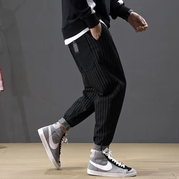 Korean Style Fashion Men Jeans Loose Fit Black Color Stripe Harem Pants Hombre Small Leg Big Size 28-42 Casual Hip Hop Jeans Men 
Korean Style Fashion Men Jeans Loose Fit Black Color Stripe Harem Pants Hombre Small Leg Big Size 28-42 Casual Hip Hop Jeans Men