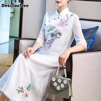 2020 Chinese Dress chinese traditional dress for women festival clothing gothic Embroidery cheongsams party solid lace qipao
2020 Chinese Dress chinese traditional dress for women festival clothing gothic Embroidery cheongsams party solid lace qipao