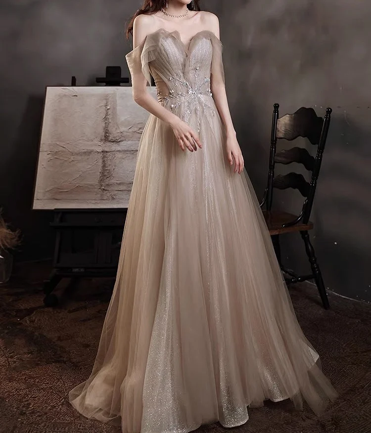 Khaki Evening Dresses Off The Shoulder Appliques Boat Neck Pleated Long A-Line Sequins Tulle Elegant Formal Party Prom Gowns New
Khaki Evening Dresses Off The Shoulder Appliques Boat Neck Pleated Long A-Line Sequins Tulle Elegant Formal Party Prom Gowns New