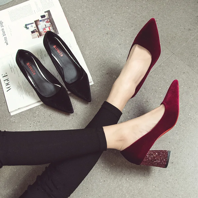 2019 new high heels women fashion simple solid color suede comfortable pointed toe thick heel sequins decorative high heels
2019 new high heels women fashion simple solid color suede comfortable pointed toe thick heel sequins decorative high heels