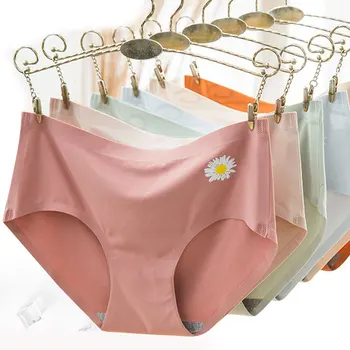 Ice silk briefs small daisy flower underwear women's mid-waist lingerie antibacterial seamless breathable briefs panties
Ice silk briefs small daisy flower underwear women's mid-waist lingerie antibacterial seamless breathable briefs panties