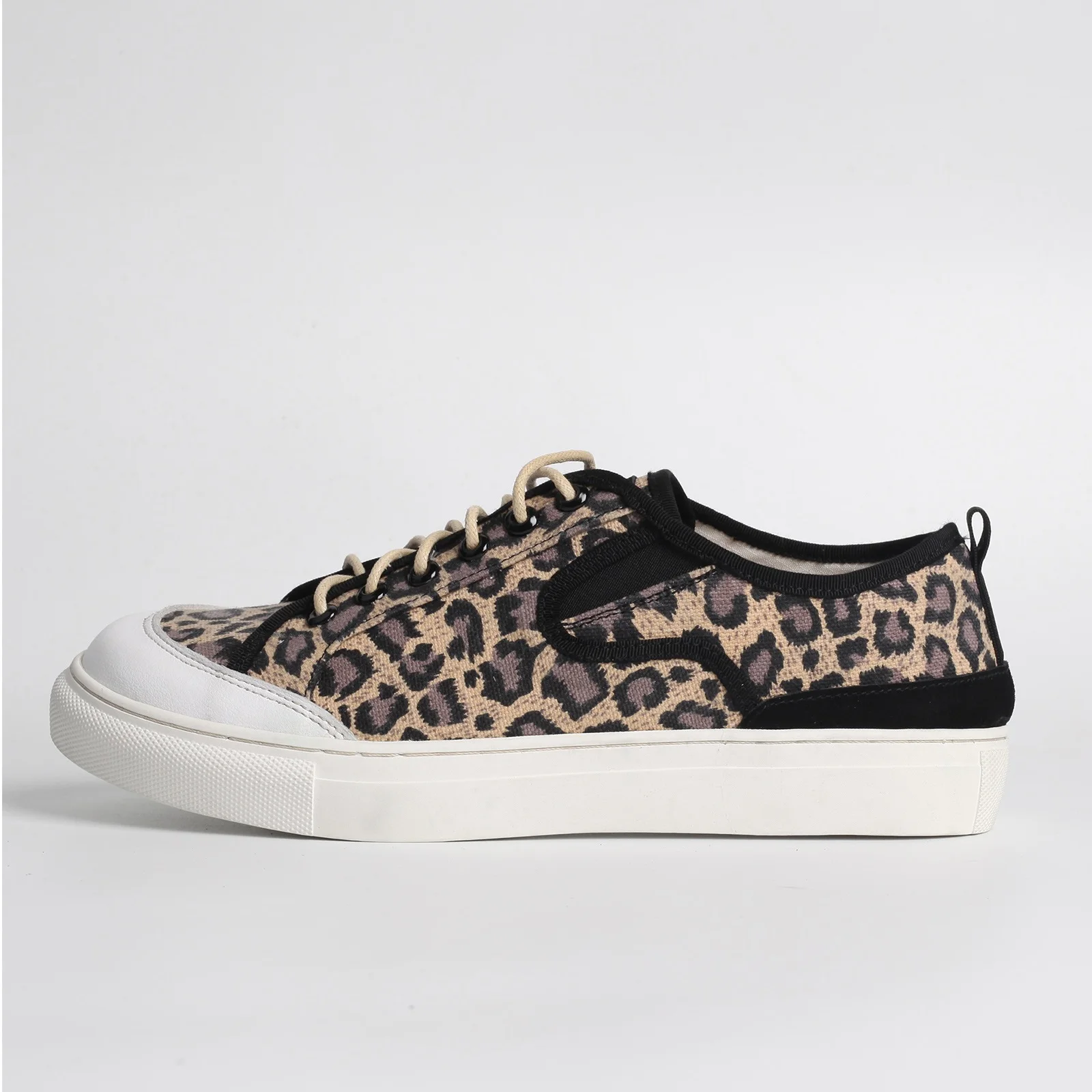 2021 New Fashion Women Leather Leisure Fashion Leather British Shoes Board Shoes Fashion Canvas Shoes Gym Shoes Sneakers
2021 New Fashion Women Leather Leisure Fashion Leather British Shoes Board Shoes Fashion Canvas Shoes Gym Shoes Sneakers