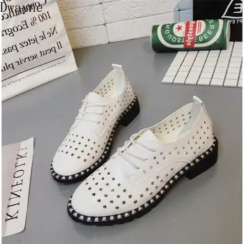 2020 new Korean casual wild British style patent leather hollow flat shoes women 
2020 new Korean casual wild British style patent leather hollow flat shoes women