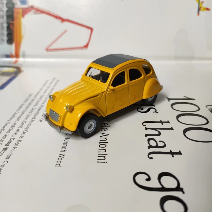

Out Of Print 1/43 New Special Die-casting Metal France 2CV Classic Car Model Furniture Exhibition Collection Toys For Children