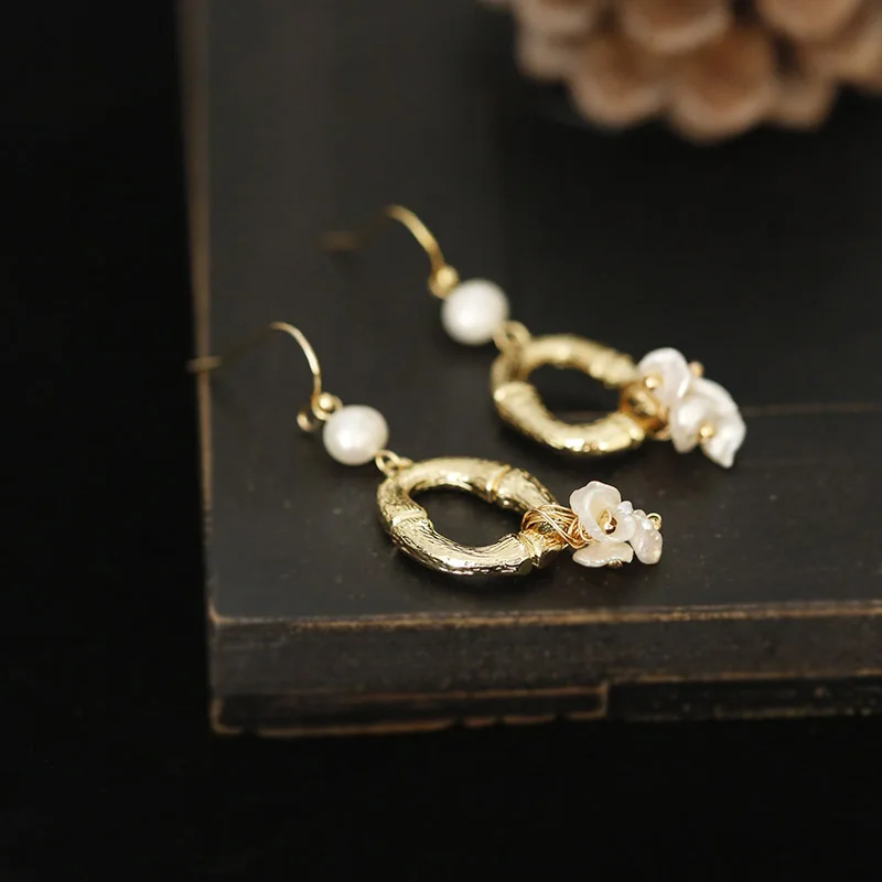Luxury Vintage Fully-Jewelled Natural Baroque Freshwater Pearls Earrings Drop Earrings For Women Wedding Party Fine Jewelry
Luxury Vintage Fully-Jewelled Natural Baroque Freshwater Pearls Earrings Drop Earrings For Women Wedding Party Fine Jewelry