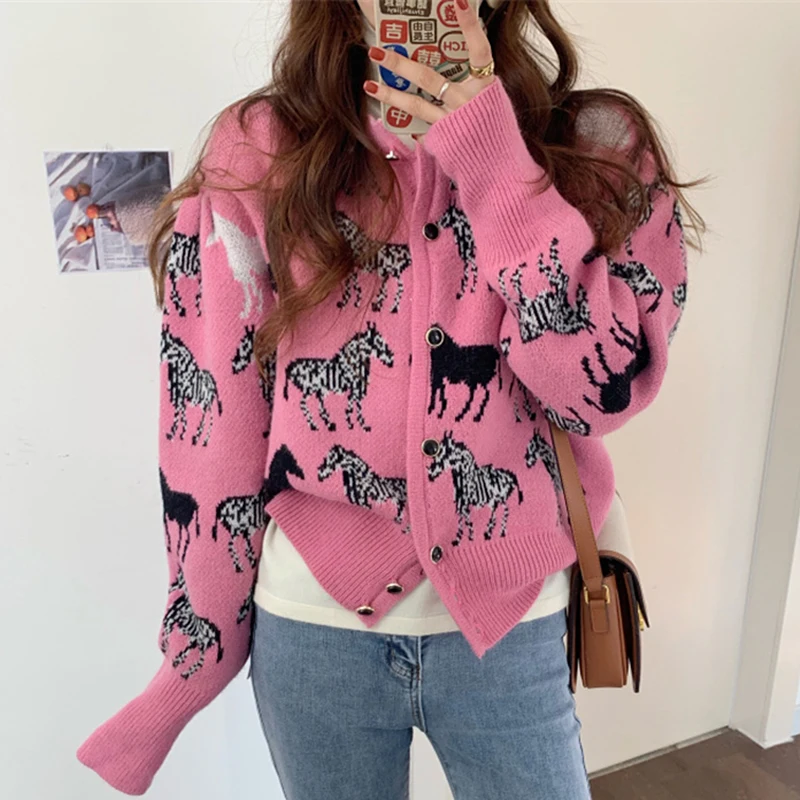 Sueters De Mujer Autumn O Neck Puff Long Sleeve Zebra Cardigan Knitted Jacket Pink Retro Jacquard Cartoon Anime Sweater Top
Sueters De Mujer Autumn O Neck Puff Long Sleeve Zebra Cardigan Knitted Jacket Pink Retro Jacquard Cartoon Anime Sweater Top