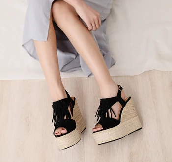 2019 new ultra high heel wedge sandals waterproof platform muffin thick bottom Roman tassel women's sandals small size shoes 32
2019 new ultra high heel wedge sandals waterproof platform muffin thick bottom Roman tassel women's sandals small size shoes 32