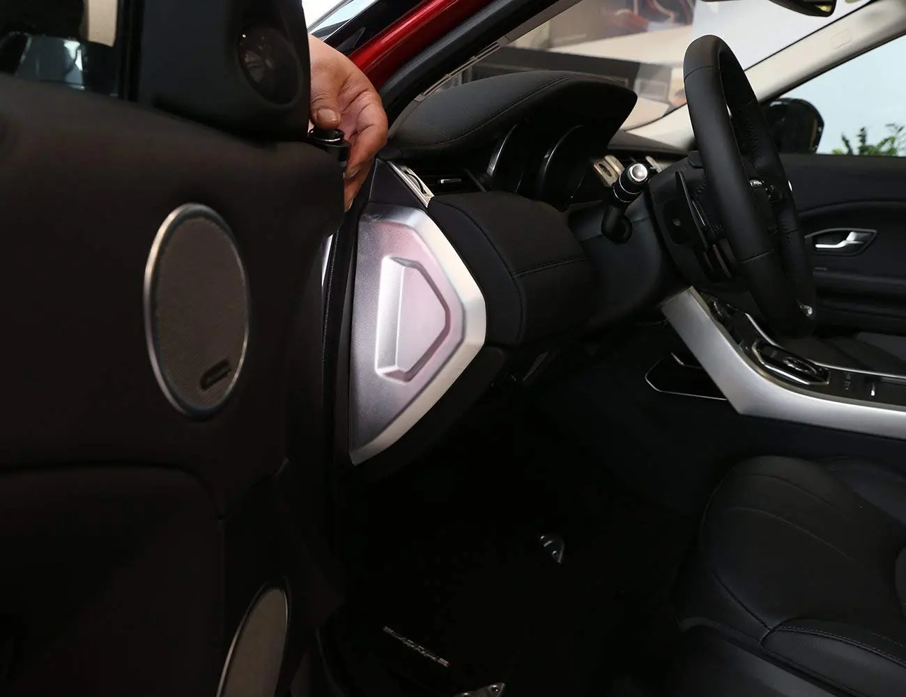 2pcs/Set Aluminum Alloy Accessory Side Center Control Dasdboard Cover Trim for Land Rover Range Rover Evoque 2012-2018
2pcs/Set Aluminum Alloy Accessory Side Center Control Dasdboard Cover Trim for Land Rover Range Rover Evoque 2012-2018