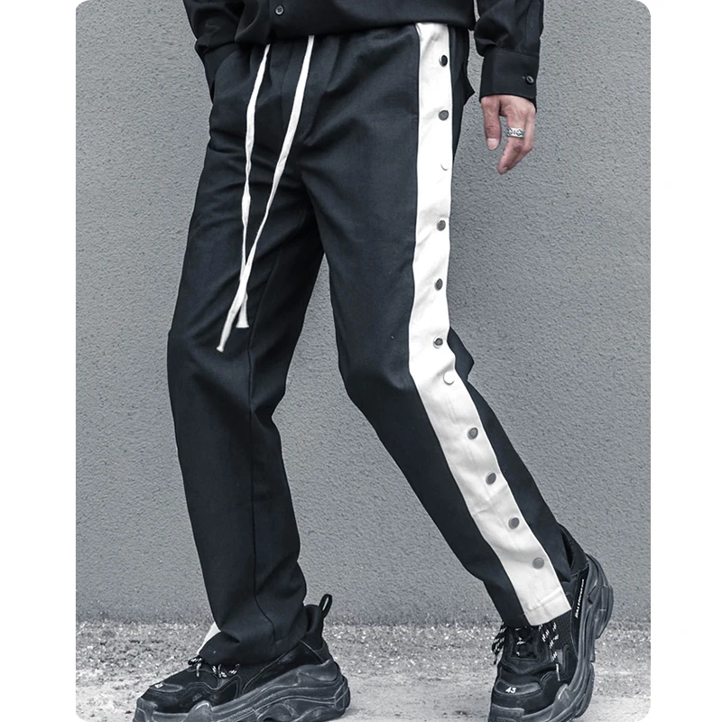 Europe States pants black white high street restoring ancient ways the double-breasted suit hip-hop leisure draw string pants 
Europe States pants black white high street restoring ancient ways the double-breasted suit hip-hop leisure draw string pants