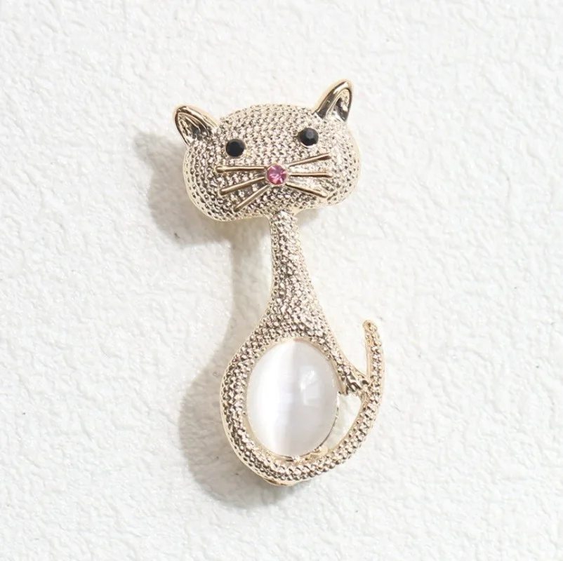 Exquisite Cute Cartoon Cat Inlaid Zircon Brooch Ladies Sweater Dress Elegant Accessories Gift
Exquisite Cute Cartoon Cat Inlaid Zircon Brooch Ladies Sweater Dress Elegant Accessories Gift