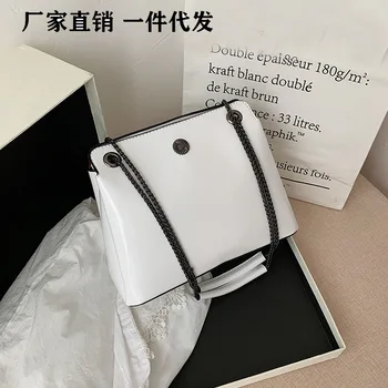 2020 Autumn New Large-Capacity Vintage Wax Chain Underarm Bag Fashion Shoulder Bag Elegant Messenger Bag Women's Bag 
2020 Autumn New Large-Capacity Vintage Wax Chain Underarm Bag Fashion Shoulder Bag Elegant Messenger Bag Women's Bag