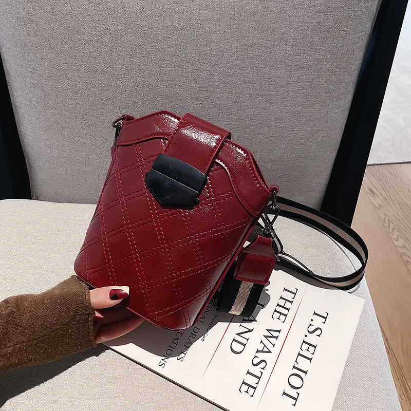 Hong Kong Style Retro Small Bag Women's 2019 Autumn And Winter New Style Fashion Korean-style Versatile Textured Shoulder Bag Lo
Hong Kong Style Retro Small Bag Women's 2019 Autumn And Winter New Style Fashion Korean-style Versatile Textured Shoulder Bag Lo