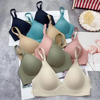 Soft one-piece medium-thin underwear, no trace, no steel ring, deep V lingerie , simple breathable bra, comfortable bralette 
Soft one-piece medium-thin underwear, no trace, no steel ring, deep V lingerie , simple breathable bra, comfortable bralette