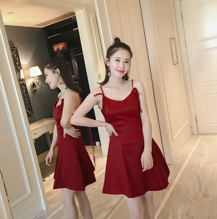 2019 Summer New Style V-neck Low-Cut Backless Waist Hugging Camisole Midi-skirt Blouse Solid Color Skirt
2019 Summer New Style V-neck Low-Cut Backless Waist Hugging Camisole Midi-skirt Blouse Solid Color Skirt