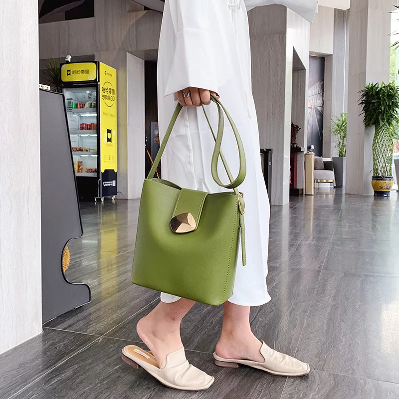 2019 New Autumn And Winter Solid Soft Pu Shoulder Bags Woman Small Bag Shoulder & Crossbody Bags Ins Hot Selling
2019 New Autumn And Winter Solid Soft Pu Shoulder Bags Woman Small Bag Shoulder & Crossbody Bags Ins Hot Selling