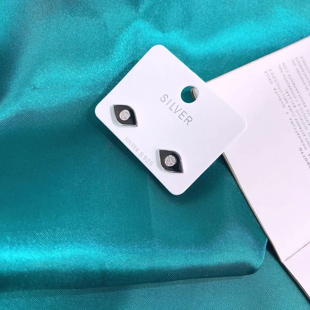 S925 Sterling Silver 925 Original Women's Luxury Stud Earrings Inlaid Resin Oil Paint and Zircon Beautiful Pupil Charm Evil Eye
S925 Sterling Silver 925 Original Women's Luxury Stud Earrings Inlaid Resin Oil Paint and Zircon Beautiful Pupil Charm Evil Eye