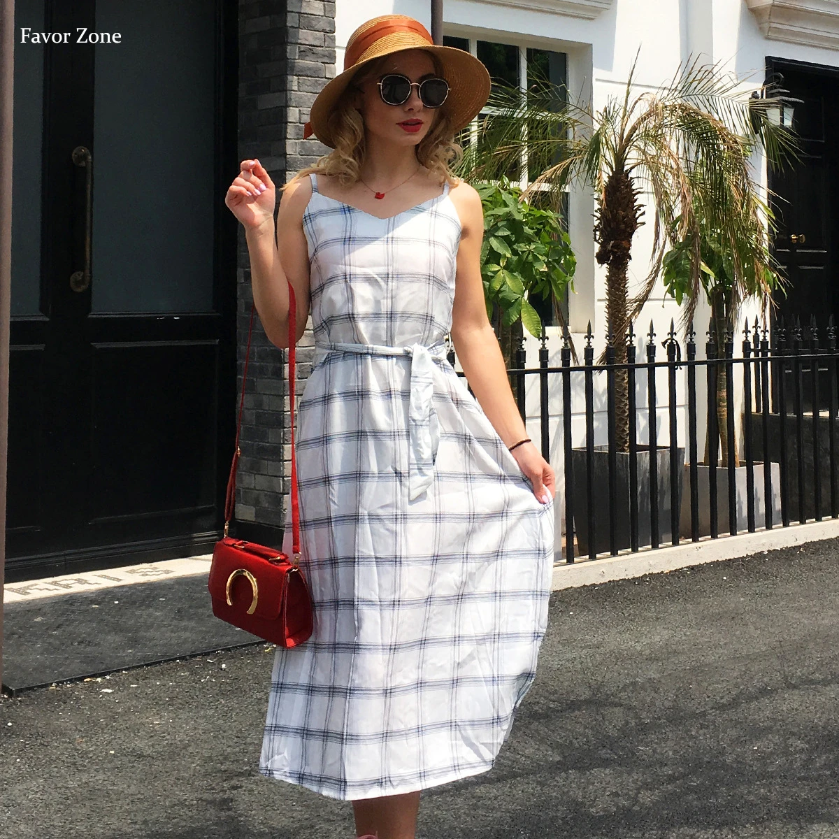 Casual Midi Dress Women Black White Plaid Print Bohemian Long Dress Summer V Neck Strap High Waist Slim Vintage Dresses Vestidos
Casual Midi Dress Women Black White Plaid Print Bohemian Long Dress Summer V Neck Strap High Waist Slim Vintage Dresses Vestidos