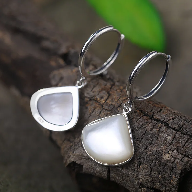 Shell Fan Earrings Female Contracted Senior Eardrop Geometry Manual Chinese Wind Restoring Ancient Ways Fine Earrings
Shell Fan Earrings Female Contracted Senior Eardrop Geometry Manual Chinese Wind Restoring Ancient Ways Fine Earrings