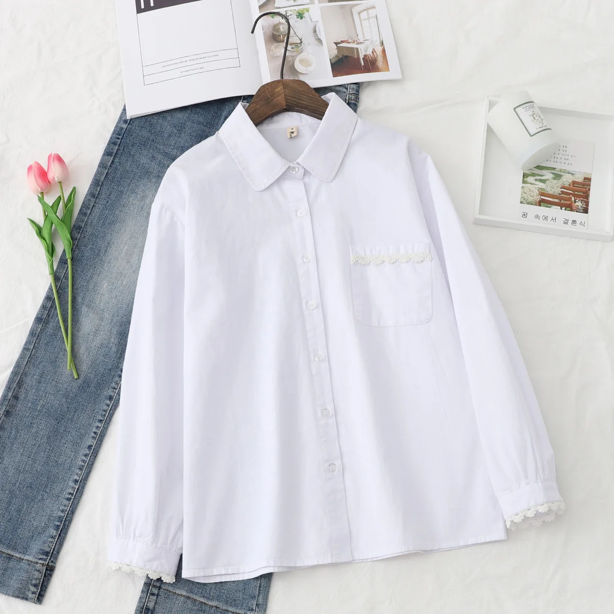 Lace Floral Patchwork New Autumn Cotton Shirts Women Art Style Casual Long Sleeve White Blouses Female Korean Loose Clothing Top
Lace Floral Patchwork New Autumn Cotton Shirts Women Art Style Casual Long Sleeve White Blouses Female Korean Loose Clothing Top
