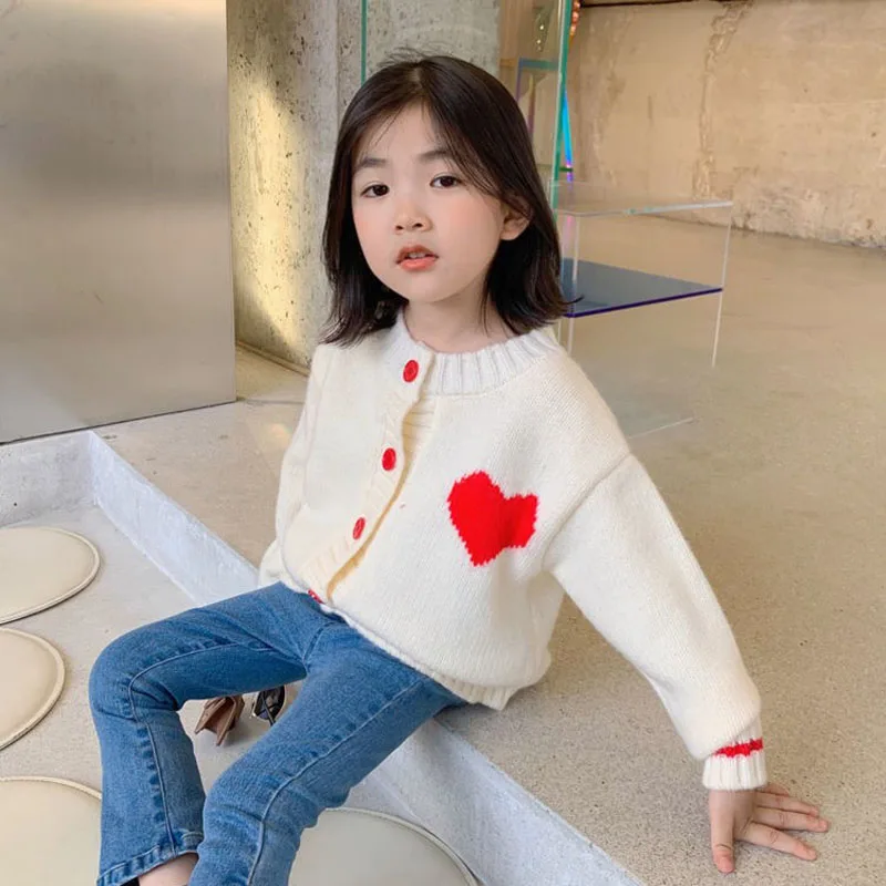 Girls Thick Sweater 2021 Autumn And Winter New Korean Love Knitted Jacket Sweater All-Match Girl Cardigan 
Girls Thick Sweater 2021 Autumn And Winter New Korean Love Knitted Jacket Sweater All-Match Girl Cardigan