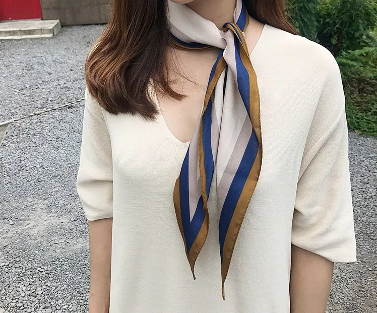 2020 New Korean Small Silk Square Scarf Block Lettering Women's Temperament Decorative Scarf Spring And Autumn
2020 New Korean Small Silk Square Scarf Block Lettering Women's Temperament Decorative Scarf Spring And Autumn