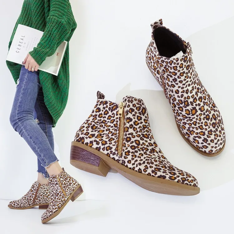ZHENZHOU autumn winter European and American leopard thick with low with foreign trade large size 43 side zipper short boots
ZHENZHOU autumn winter European and American leopard thick with low with foreign trade large size 43 side zipper short boots