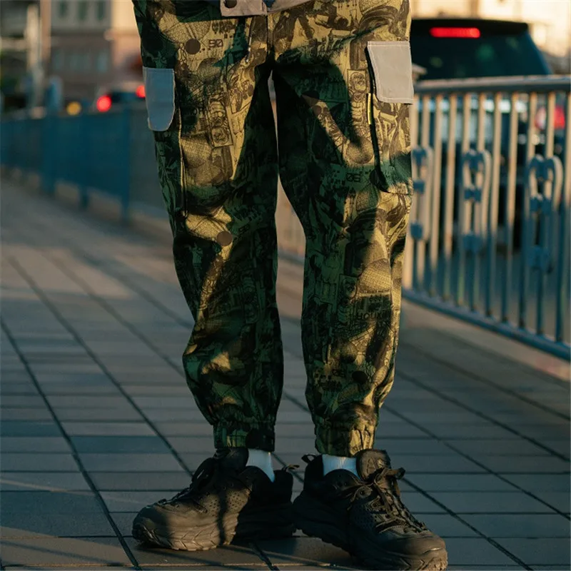 Wu Airlines 2020 Spring New Style Reflective Fabric Joint Full Printed Beam Leg Trend Workwear Pants Men's Casual Pants
Wu Airlines 2020 Spring New Style Reflective Fabric Joint Full Printed Beam Leg Trend Workwear Pants Men's Casual Pants