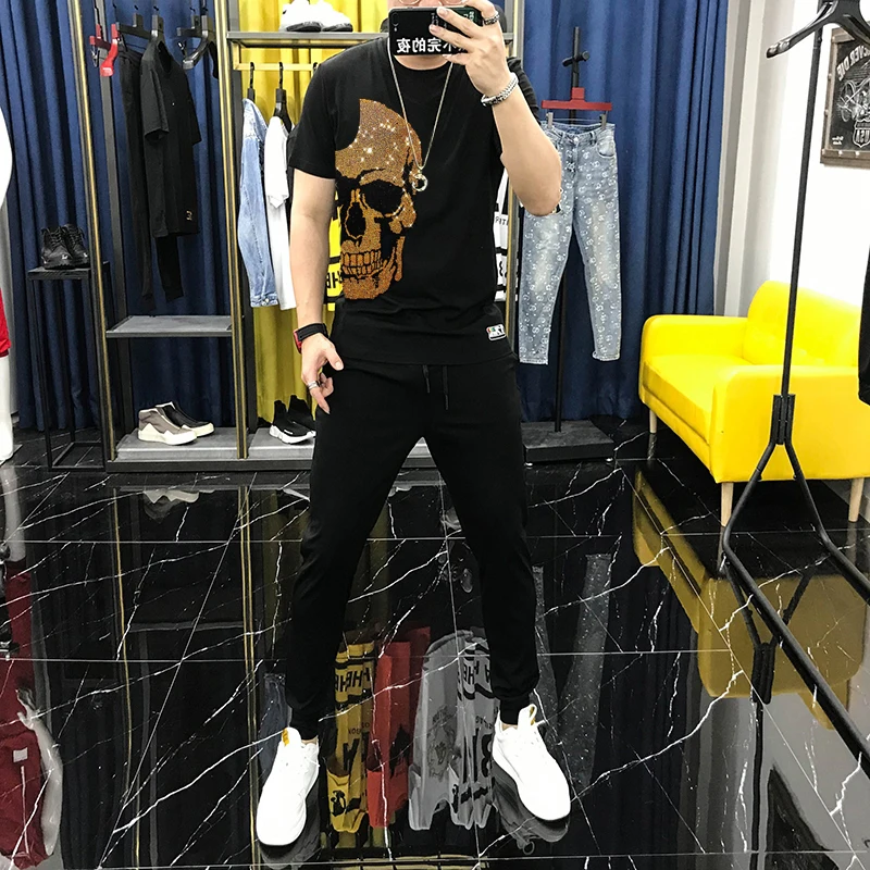 Summer New Skull Shiny Hot Diamond Soft Fabric T-Shirt Men's Sets Jogging Track Suit Couple Tops/Sweatshirts And Pants
Summer New Skull Shiny Hot Diamond Soft Fabric T-Shirt Men's Sets Jogging Track Suit Couple Tops/Sweatshirts And Pants