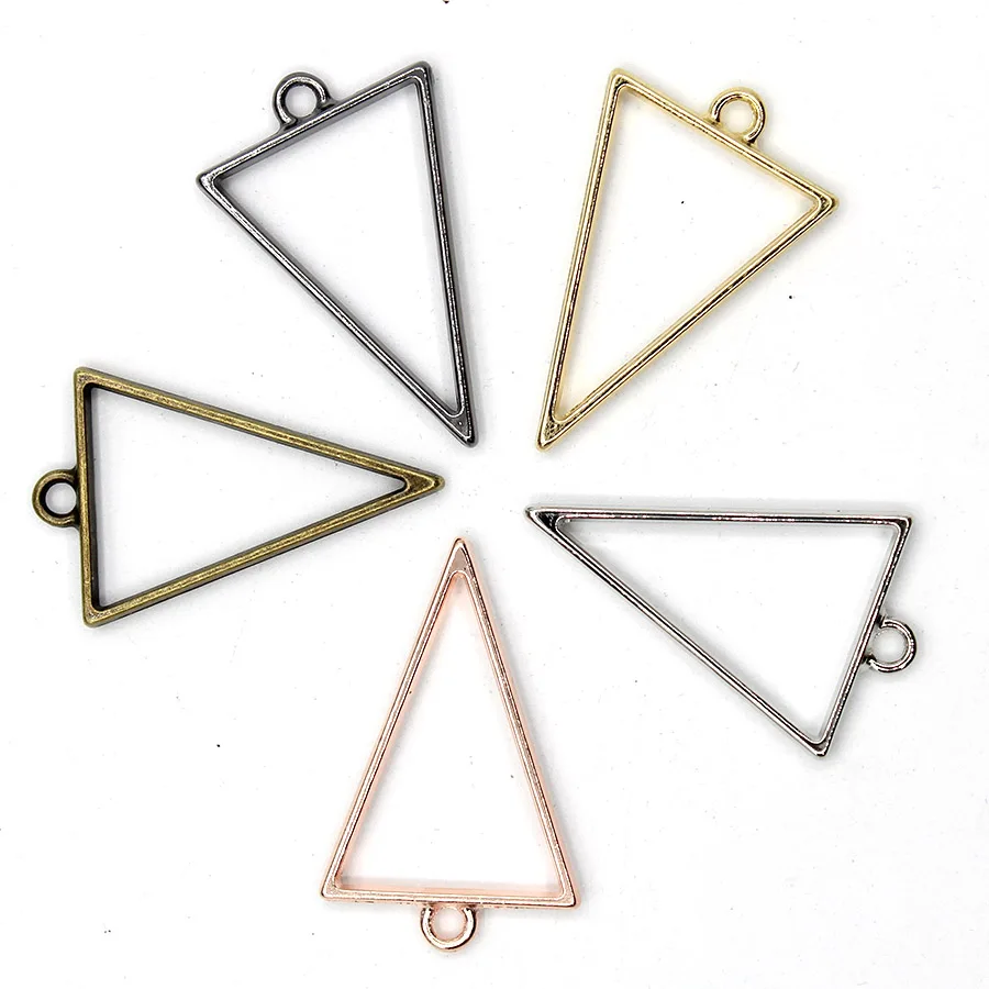 Metal Hollow Embossing Frame Resin Jewelry Making Frame Necklace Earring Pendant Mould 10pcs/Hand 5Color Triangle
Metal Hollow Embossing Frame Resin Jewelry Making Frame Necklace Earring Pendant Mould 10pcs/Hand 5Color Triangle