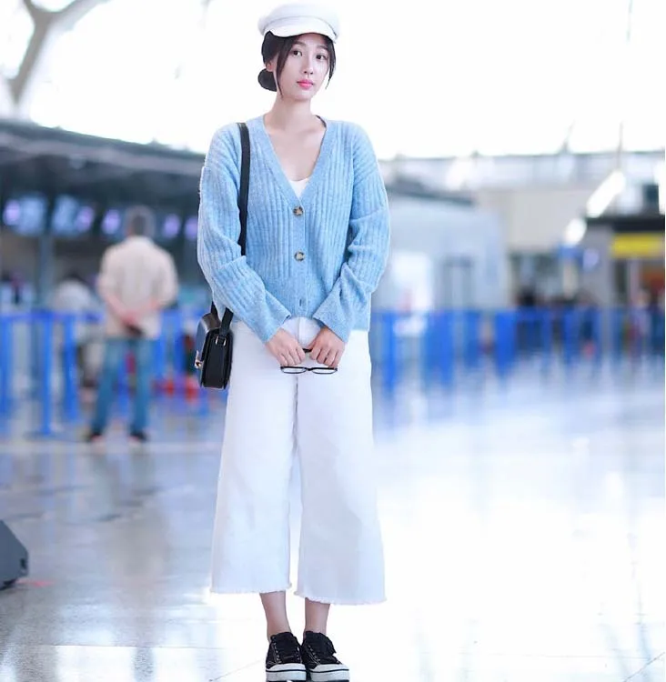Fall 2019 New Sweet Leisure Loose V-Neck Light Blue Knitted Cardigan V-Neck Cardigans Women Sweaters
Fall 2019 New Sweet Leisure Loose V-Neck Light Blue Knitted Cardigan V-Neck Cardigans Women Sweaters