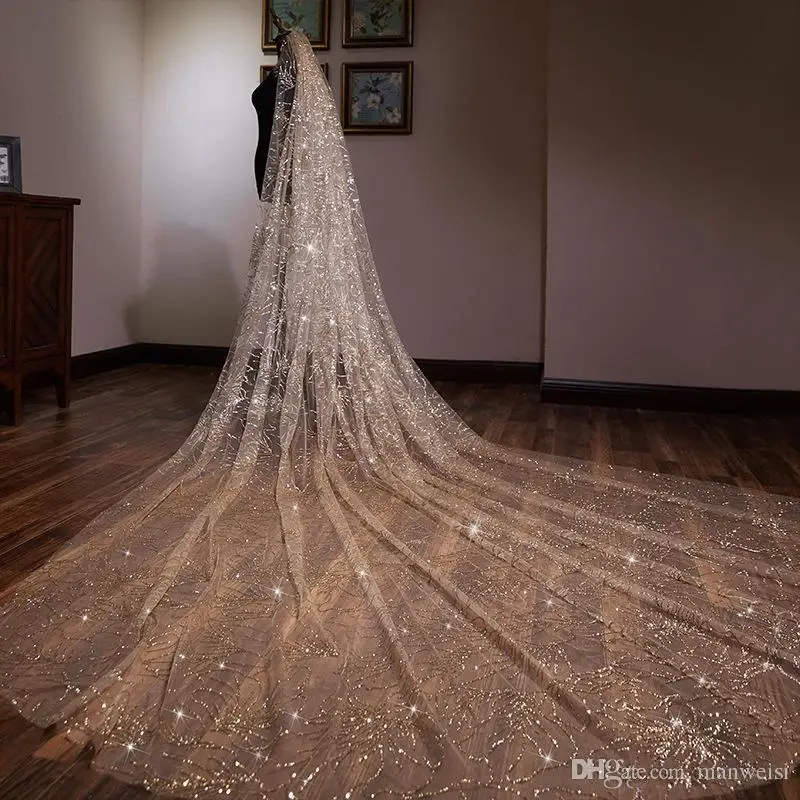 Luxury 2020 Champagne Gold 3 Meters Long Wedding Veil Sequin Bridal Veils One Layer Cut Edge Sparkling Veil With Comb
Luxury 2020 Champagne Gold 3 Meters Long Wedding Veil Sequin Bridal Veils One Layer Cut Edge Sparkling Veil With Comb