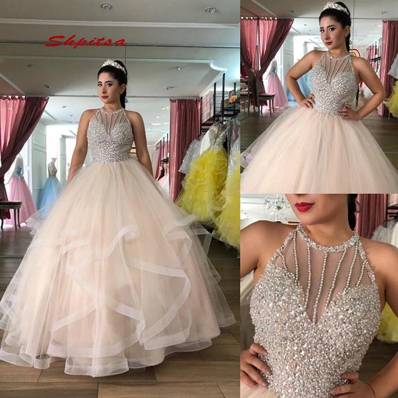 Champagne Tulle Quinceanera Dresses 2020 Plus Size Puffy Prom Masquerade Ball Gown Sweet Sixteen 16 Dresses vestido de 15 anos
Champagne Tulle Quinceanera Dresses 2020 Plus Size Puffy Prom Masquerade Ball Gown Sweet Sixteen 16 Dresses vestido de 15 anos