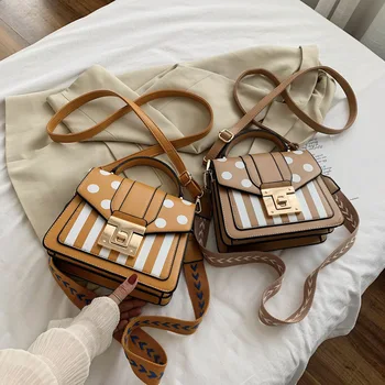 Textured Handbag 2020 New Casual Joker Shoulder Messenger Bag Contrast Color Square Bag 
Textured Handbag 2020 New Casual Joker Shoulder Messenger Bag Contrast Color Square Bag