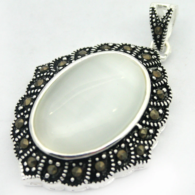 VINTAGE 925 STERLING SILVER NATURAL CLEAT WHITE OAPL jade MARCASITE PENDANT
VINTAGE 925 STERLING SILVER NATURAL CLEAT WHITE OAPL jade MARCASITE PENDANT