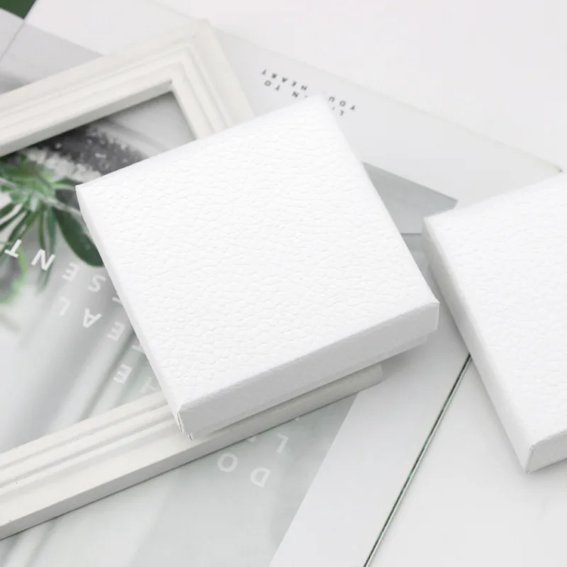 Elegant White Imitation Leather Jewelry Box Jewelry Box Necklace Ring Case Gift Box Grand Event Birthday Party Gofts Boxes
Elegant White Imitation Leather Jewelry Box Jewelry Box Necklace Ring Case Gift Box Grand Event Birthday Party Gofts Boxes